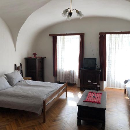 Apartman Becsi Utca Sopron Ngoại thất bức ảnh