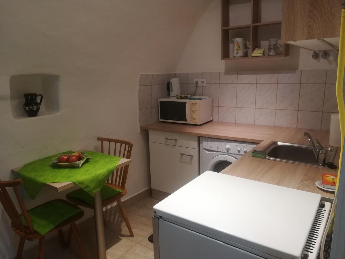 Apartman Becsi Utca Sopron Ngoại thất bức ảnh